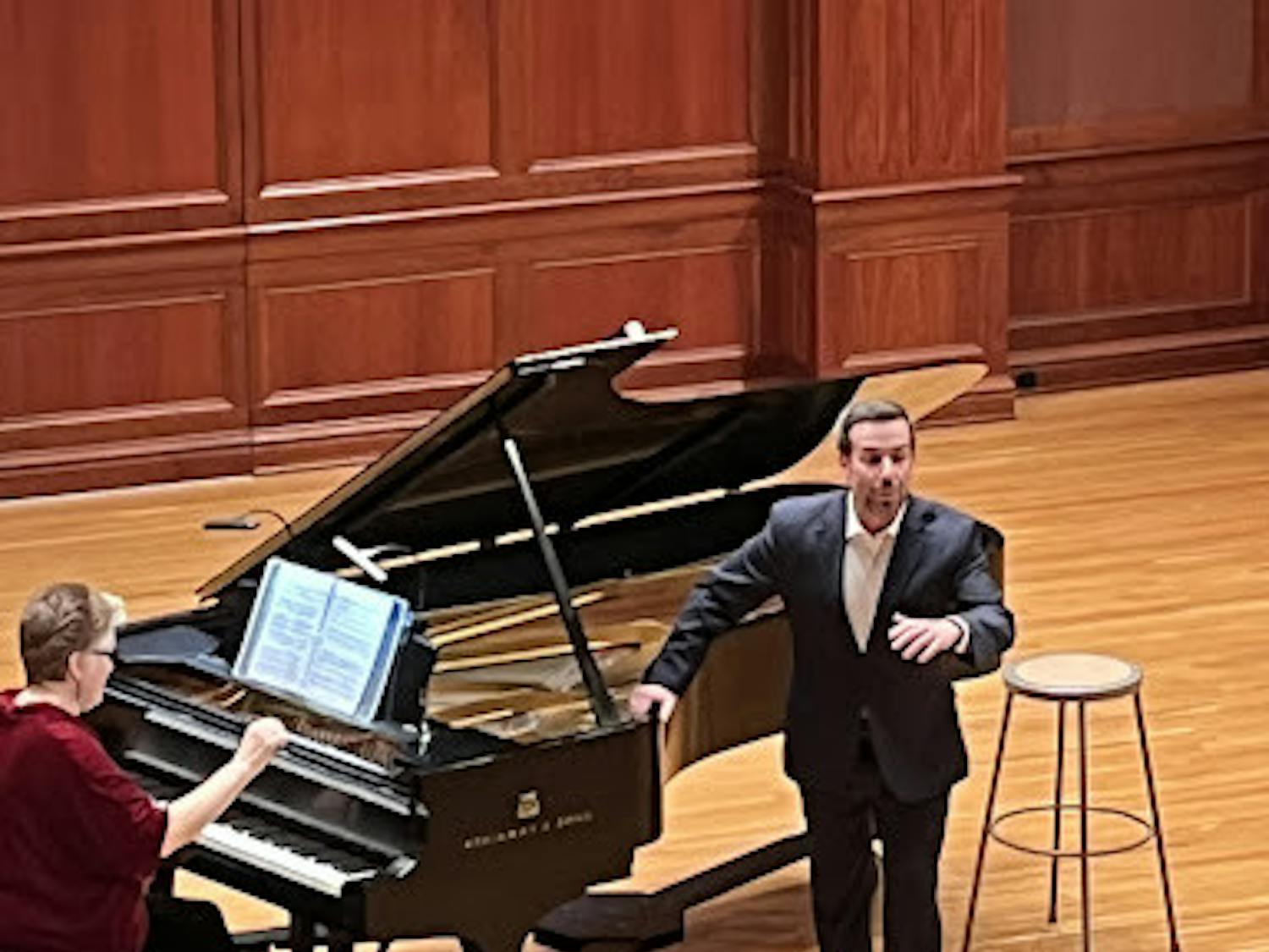 Pianist Laura Ward (pictured left) plays piano while Steven Eddy (pictured right) sings on stage (Photo courtesy of Jayleen Rolon).