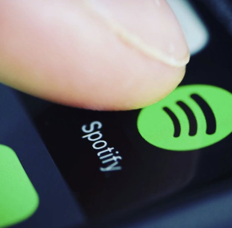 Spotify, a popular streaming service hub, hosts political discourse as Joe Rogan spreads inaccurate information about Covid-19 through the app (Flickr / “#Spotify” / Philip Wilson, Jan. 30, 2016). 