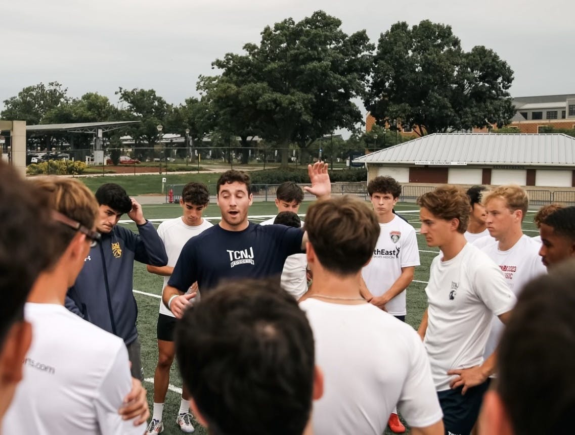 Ringel talking to his team (Photo courtesy of ﻿PJ Ringel).