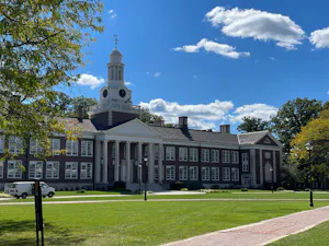 The College’s mask mandate will lift on March 12 (Kalli Colacino | The Signal).