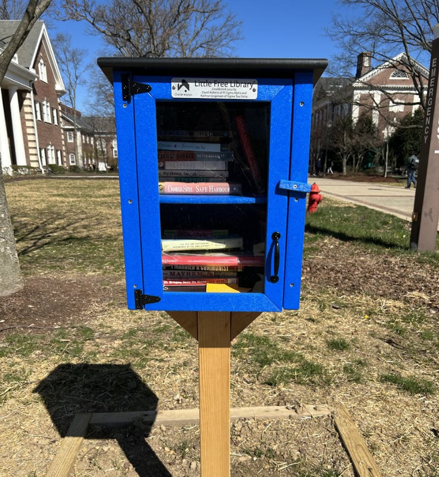 Little library near Brower Student Center filled with books (Photo courtesy of Grace Murphy / Staff Writer).