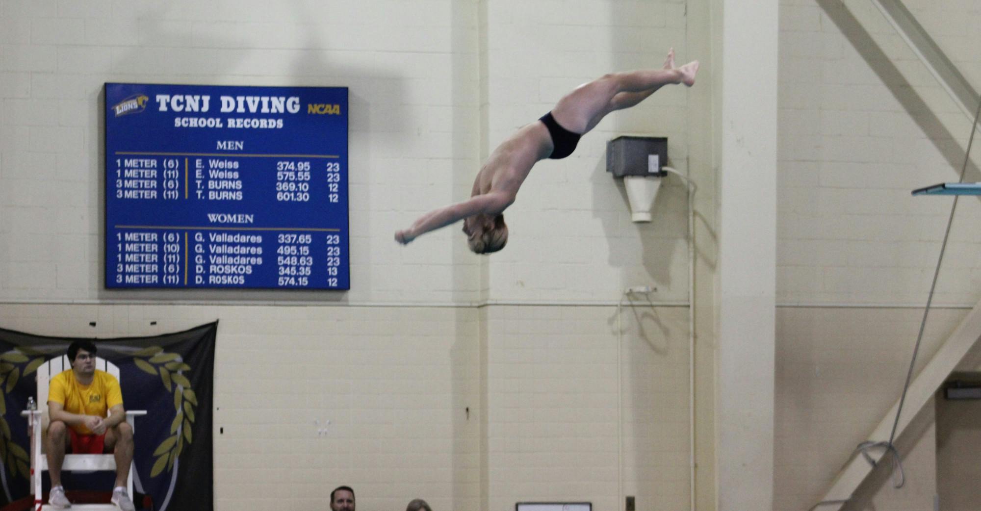 The College in a diving event (Photo courtesy of Elizabeth Gladstone / Multimedia Coordinator).