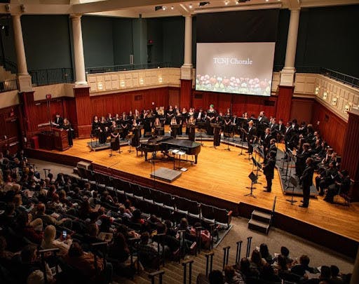 The College’s Choir and Chorale came together to present an evening of music composed entirely by female artists (Photo by Andre Paras / Staff Photographer).