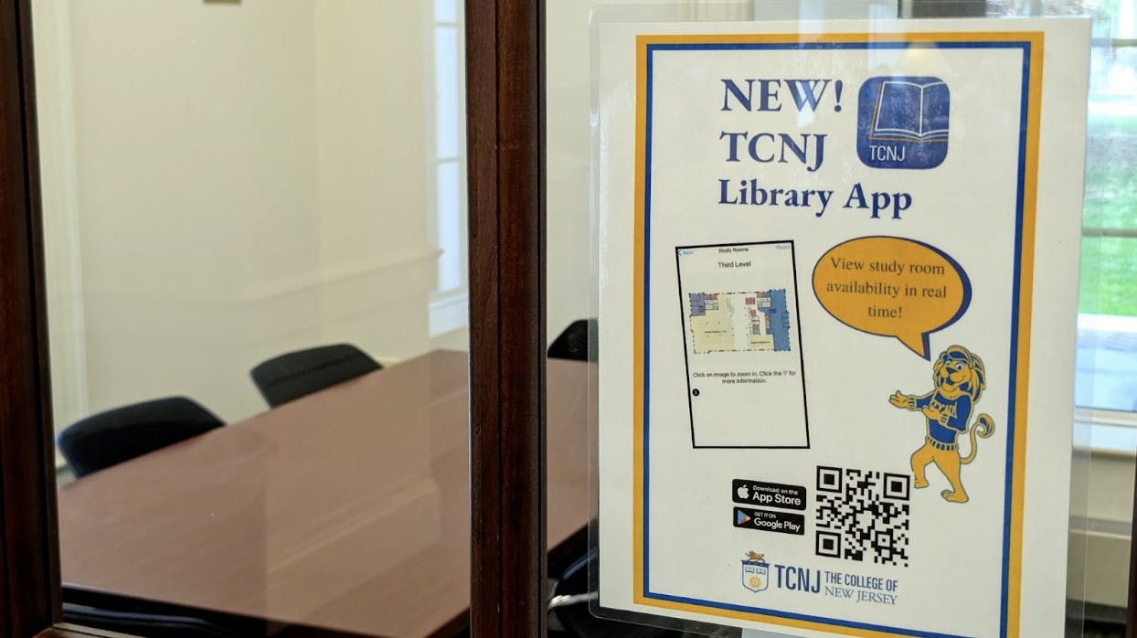 The lack of empty study rooms at the library can be frustrating. (Photo courtesy of Tasnim Oyshi)