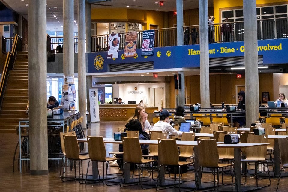 Student organizations provide students with valuable skills that cannot necessarily be learned from sitting in a classroom. (Photo by Shane Gillespie / Photo Editor)