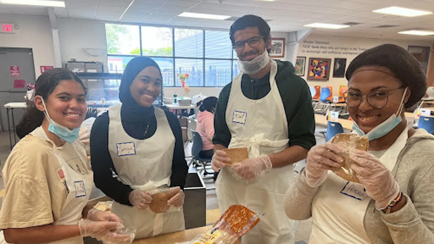 Bonner students volunteering at TASK. (Photo courtesy of Monica Smith)