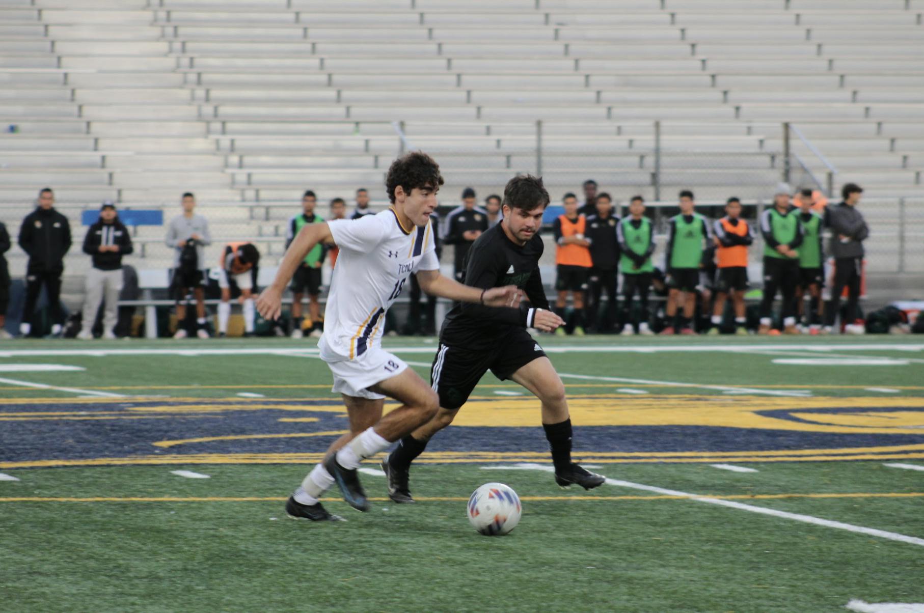 The College in one of their home games (Photo courtesy of Elizabeth Gladstone / Multiamedia Coordinator).