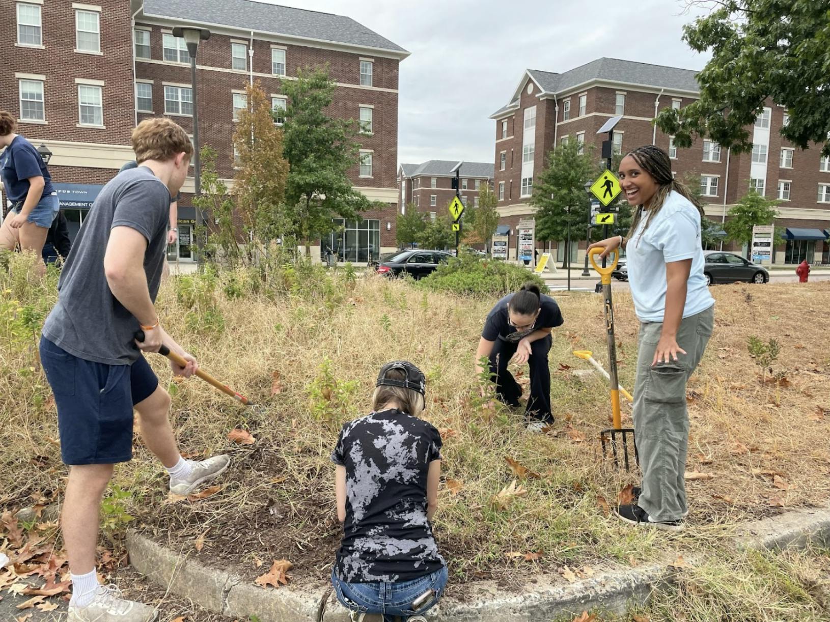 Students working together to grow more native plants on campus (Photo courtesy of Maria Hourihan).