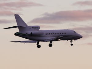 A Dassault Falcon 900, similar to Swift’s private jet. (Photo courtesy of Flickr / “Young Family Dassault Falcon 900 arriving at BOS” by Bosshep. December 30, 2023)