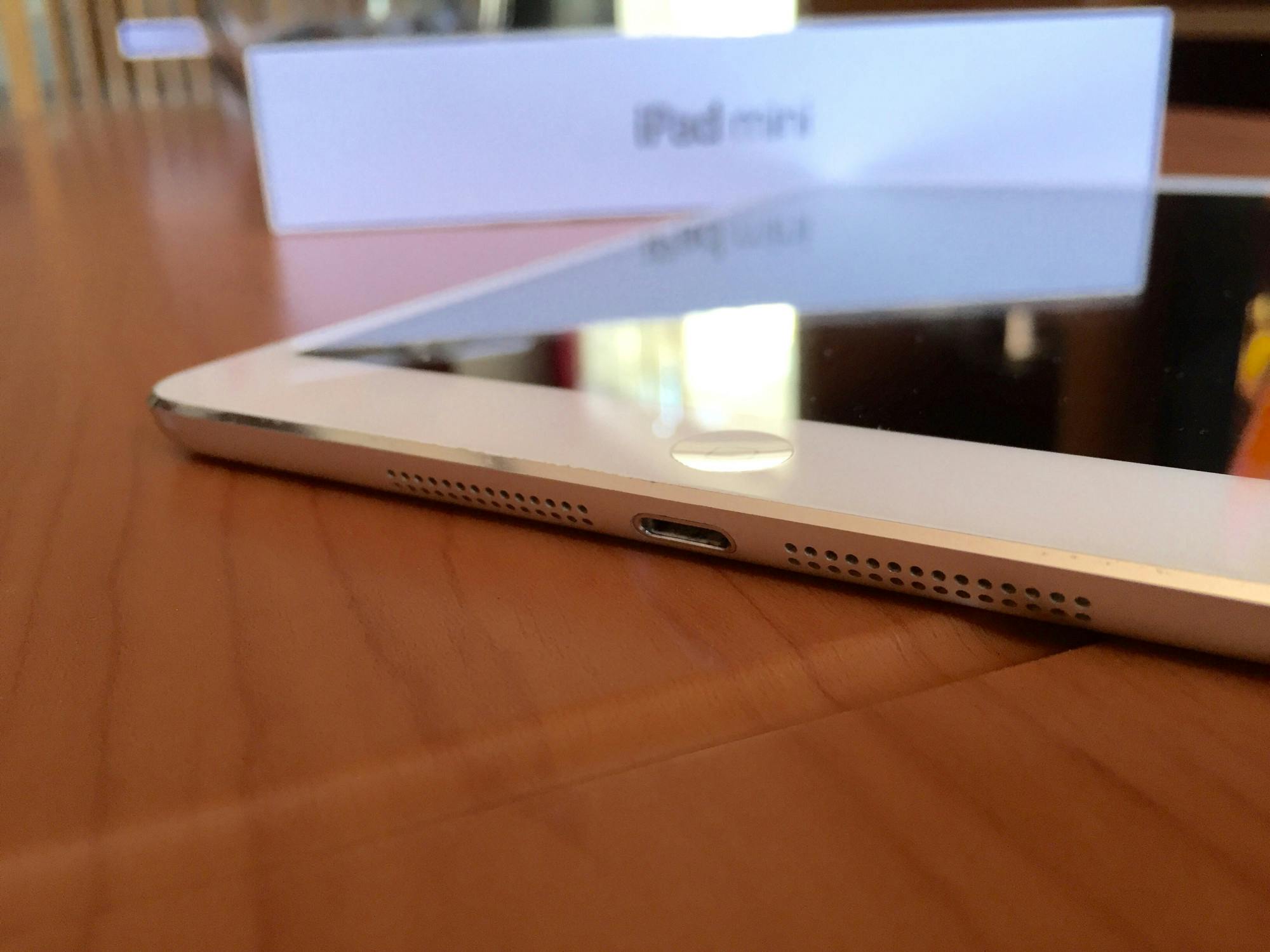 (Photo courtesy of Flickr / “iPad” by Carlos Hernández Landero / April 6, 2017).