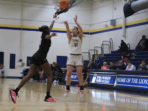 Women's Basketball continues hot streak (Photo by Nick Kurti)