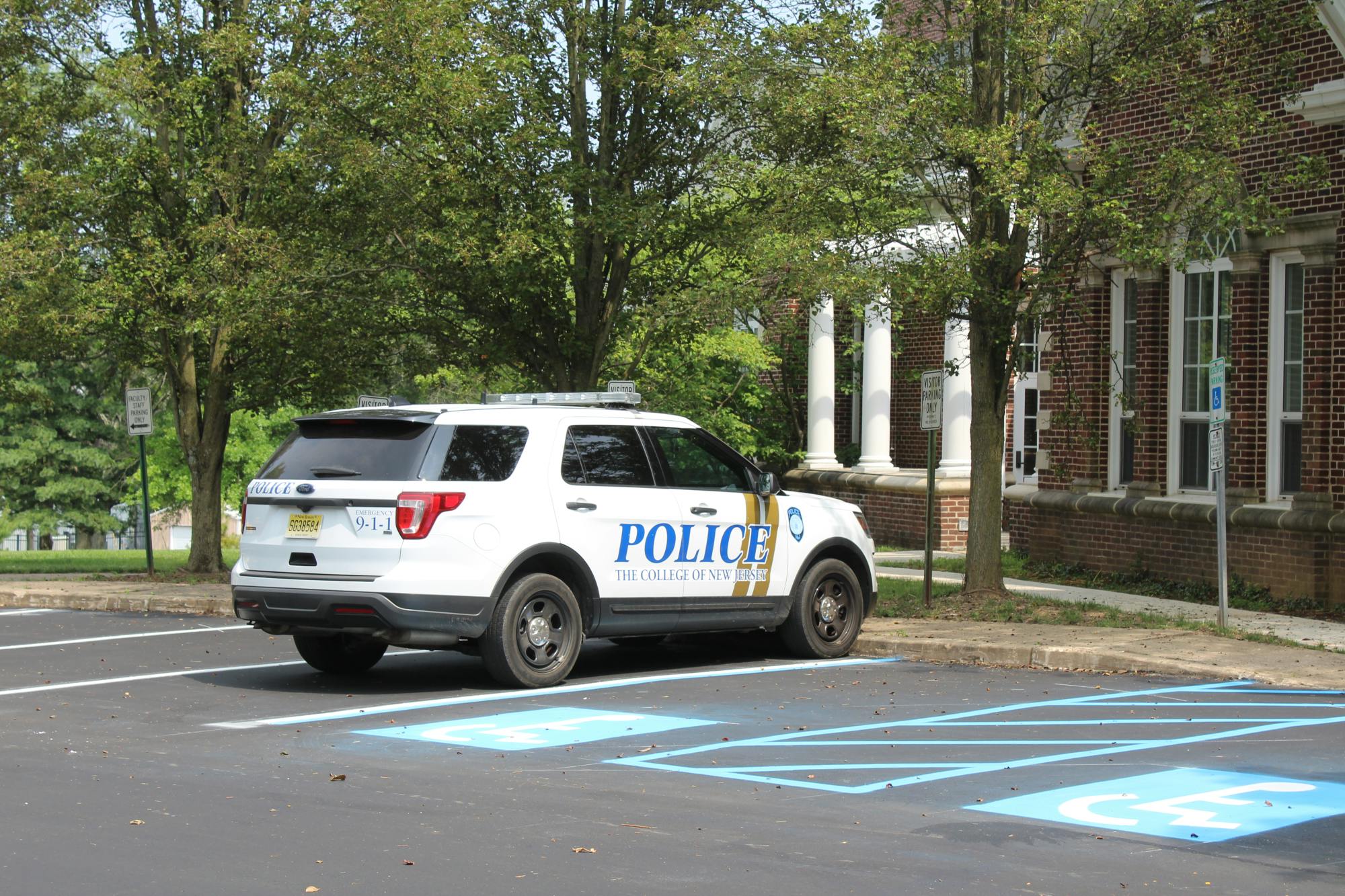 Campus Police reported to Phelps Hall on April 28. ( Photo by Elizabeth Gladstone / Multimedia Coordinator)﻿