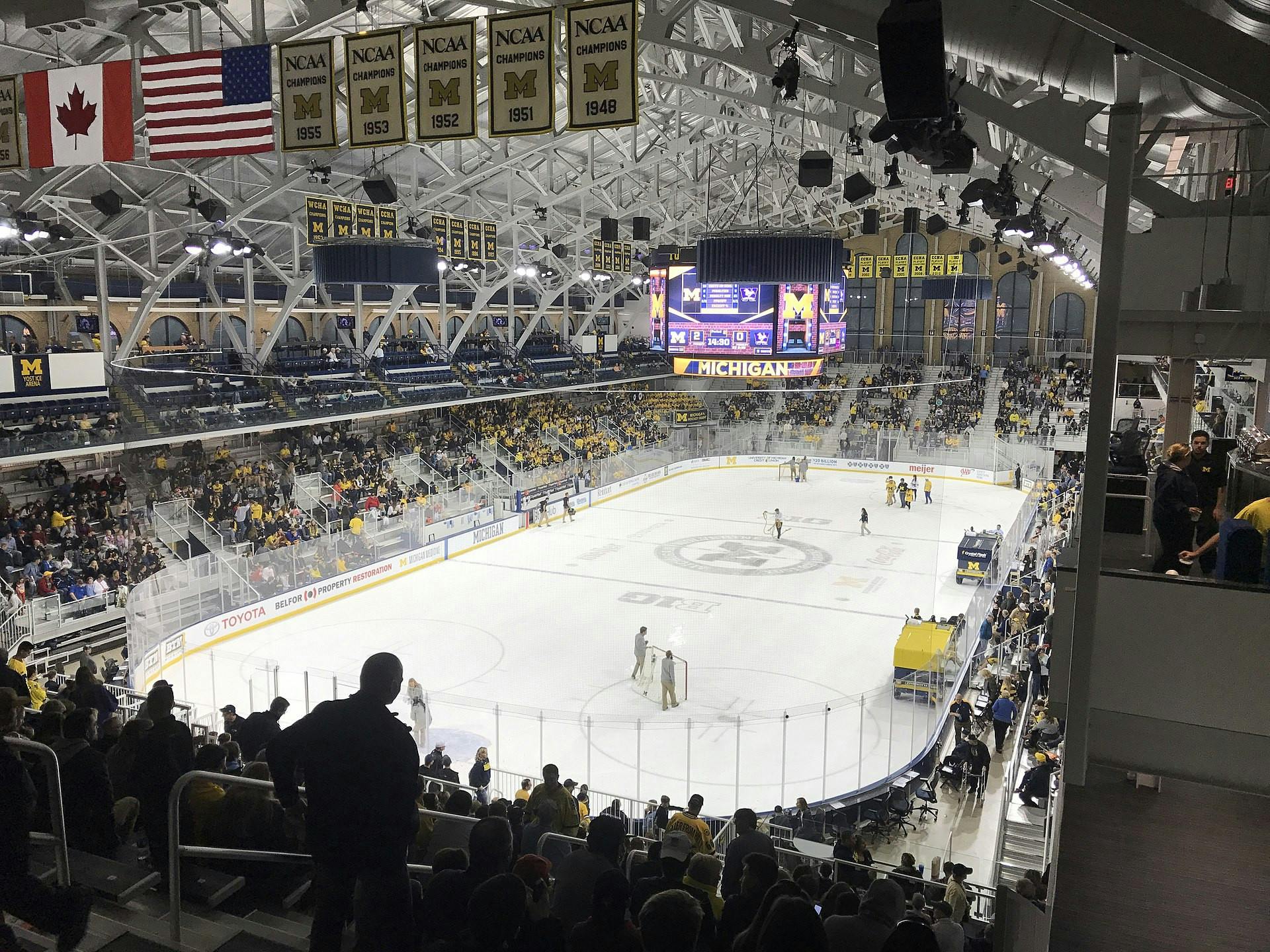 A hockey rink with filled stands for a game. (Photo courtesy of Wikimedia Commons)