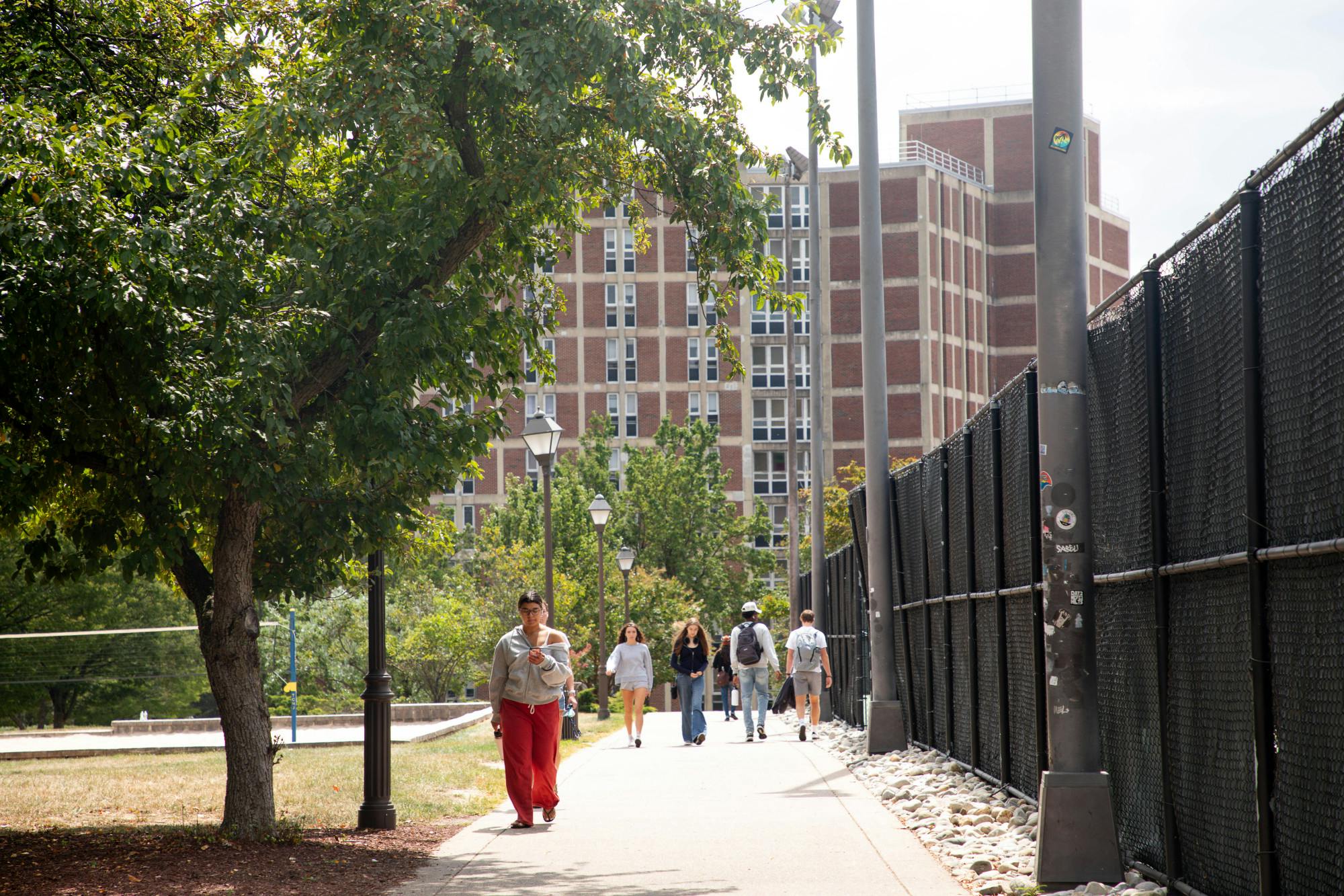 Freshmen share their experience as they adapt to life at the College. (Photo courtesy of Andre Paras / Video Editor)