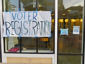 This guide provides an overview on how to vote and the various options available to make sure each vote counts (Photo courtesy of Wikimedia Commons / “Voter Registration (39598250330)” by Fabrice Florin. April 2, 2018).