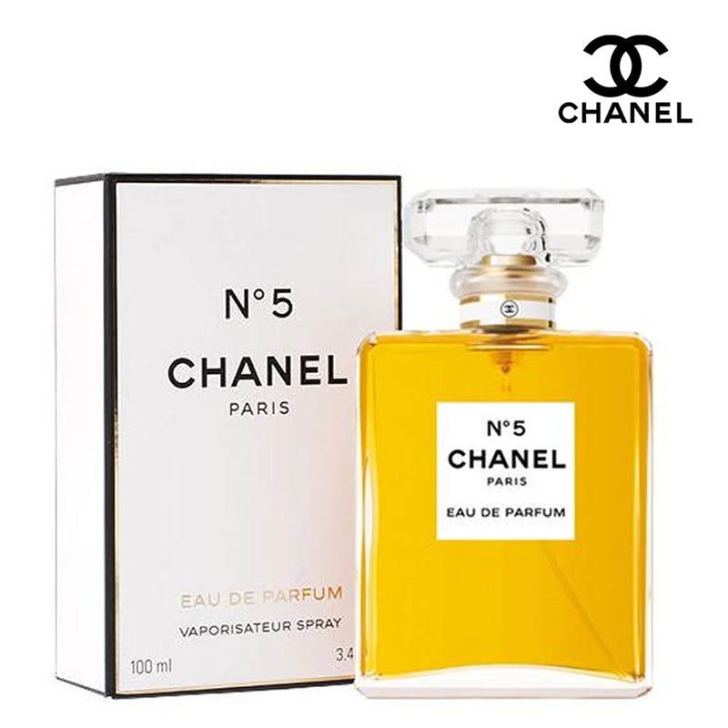 French filmmaker Jean Pierre Jeunet worked previously on a campaign for Chanel No. 5 before his work on the New Chance Campaign. (Photo courtesy of Flickr / “Chanel N 5” by Kiki store / September 3, 2017)
