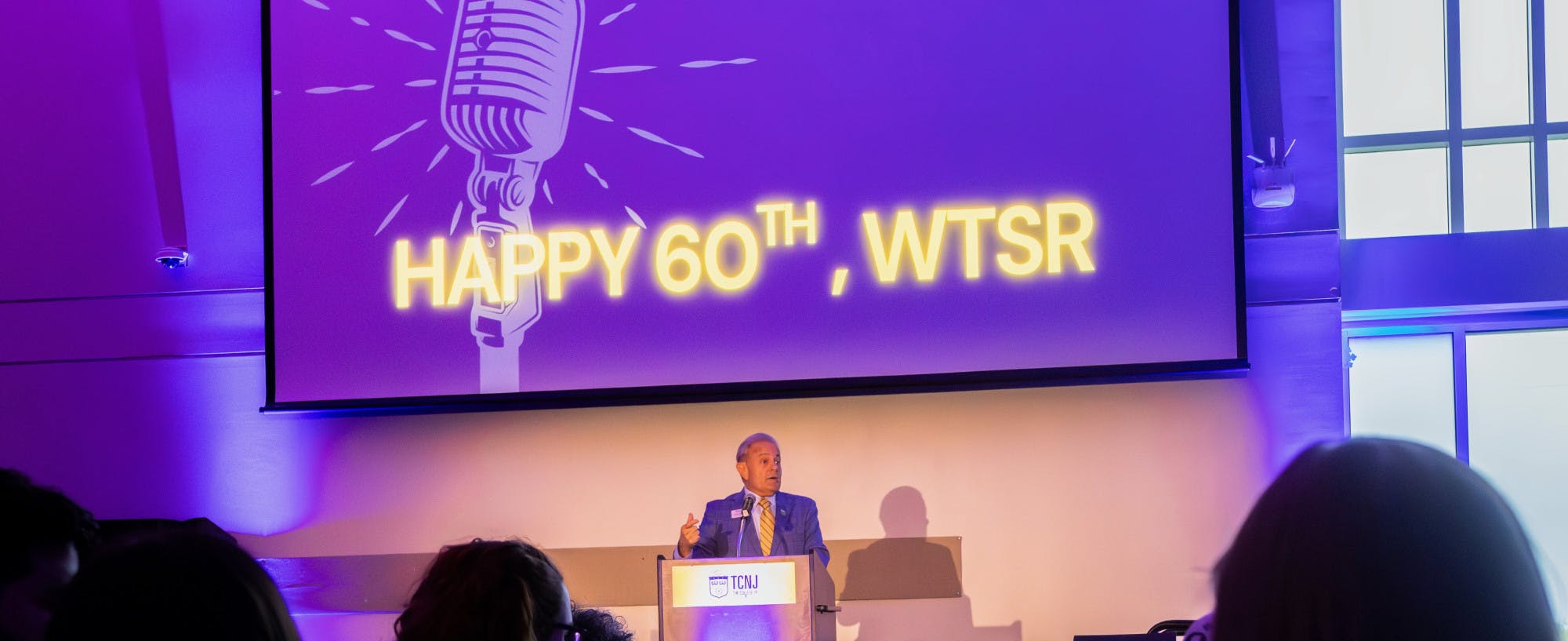 Bernstein speaks at the 60th anniversary banquet. (Photo by Diego Albert)