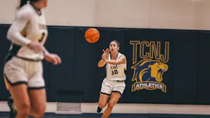 Women's basketball fights hard in NCAA tournament. (Photo courtesy of Arion Owes)