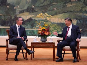 California Gov. Gavin Newsom visited China’s president, Xí Jìnpíng to discuss climate change action on Oct. 25 (Photo courtesy of Wikimedia Commons/“Governor Newsom met with Xi Jinping in Beijing” by the Office of the Governor of California. October 25, 2023). 