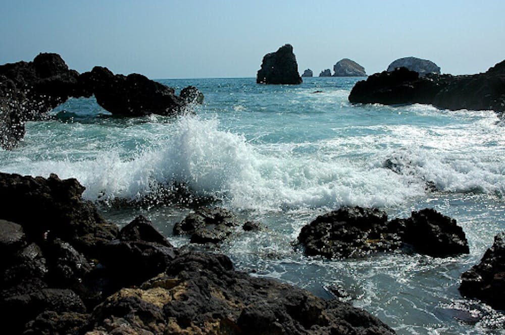 <p><em>World oceans reach 21.1 degrees Celsius, the highest recorded temperature. (Photo courtesy of </em><a href="https://commons.wikimedia.org/wiki/File:Ocean_Splashing_on_Rocks.jpg" target=""><em>Wikimedia Commons</em></a><em>)</em></p><p><br/><br/></p>