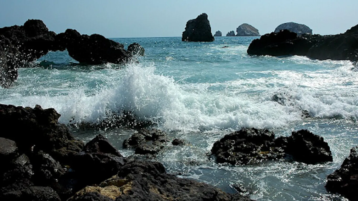 World oceans reach 21.1 degrees Celsius, the highest recorded temperature. (Photo courtesy of Wikimedia Commons)