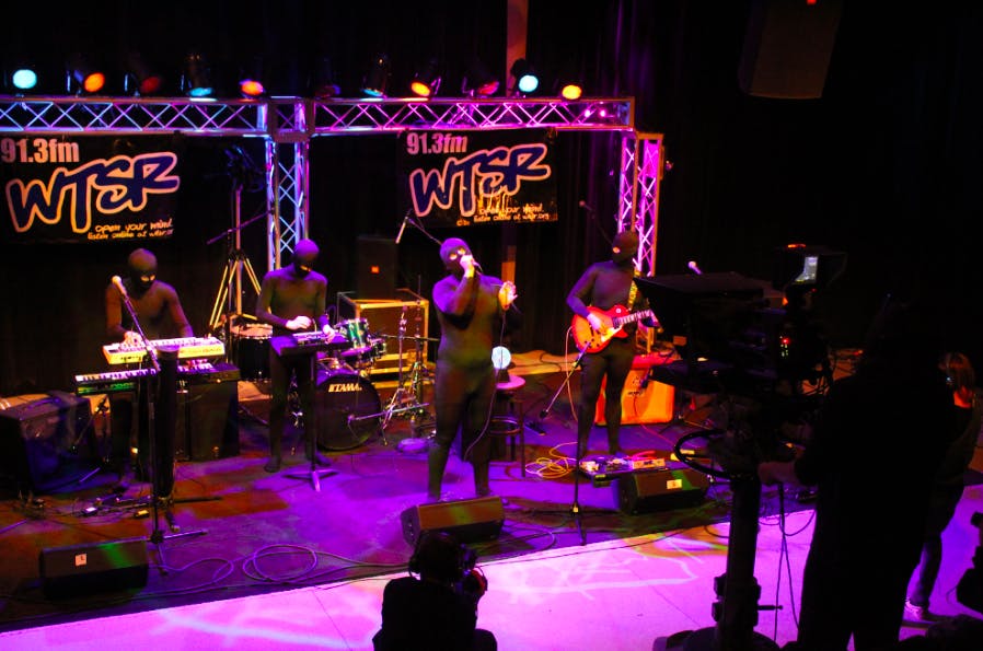 The Flying Moon Men performed by Robert&#x27;s Basement (Elizabeth Gladstone/ Photo Editor). 