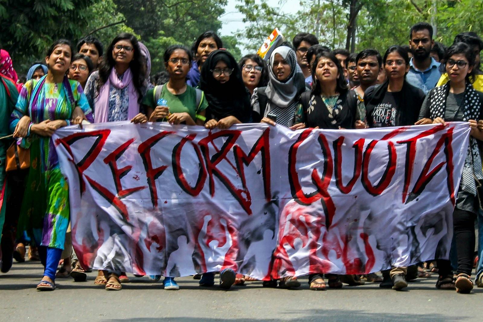 The surge in student protests across Bangladesh began on July 1 when students at the University of Dhaka started peaceful demonstrations against the country’s job quota system (Photo courtesy of Wikimedia Commons / “Students of BUET protesting to reform quota system - Quota Reform Movement (2)” by Rahat Chowdhury. April 11, 2018). 