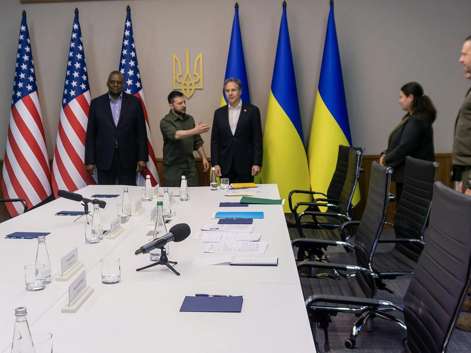 United States Secretary of State, Antony Blinken, surprised the international political world with his unannounced visit to Ukraine in the thick of intense war conditions (Photo courtesy of Wikimedia Commons/“Secretary Blinken and Secretary Austin Visit Ukraine (52028686831)” by U.S. Department of State. January 1, 2014).