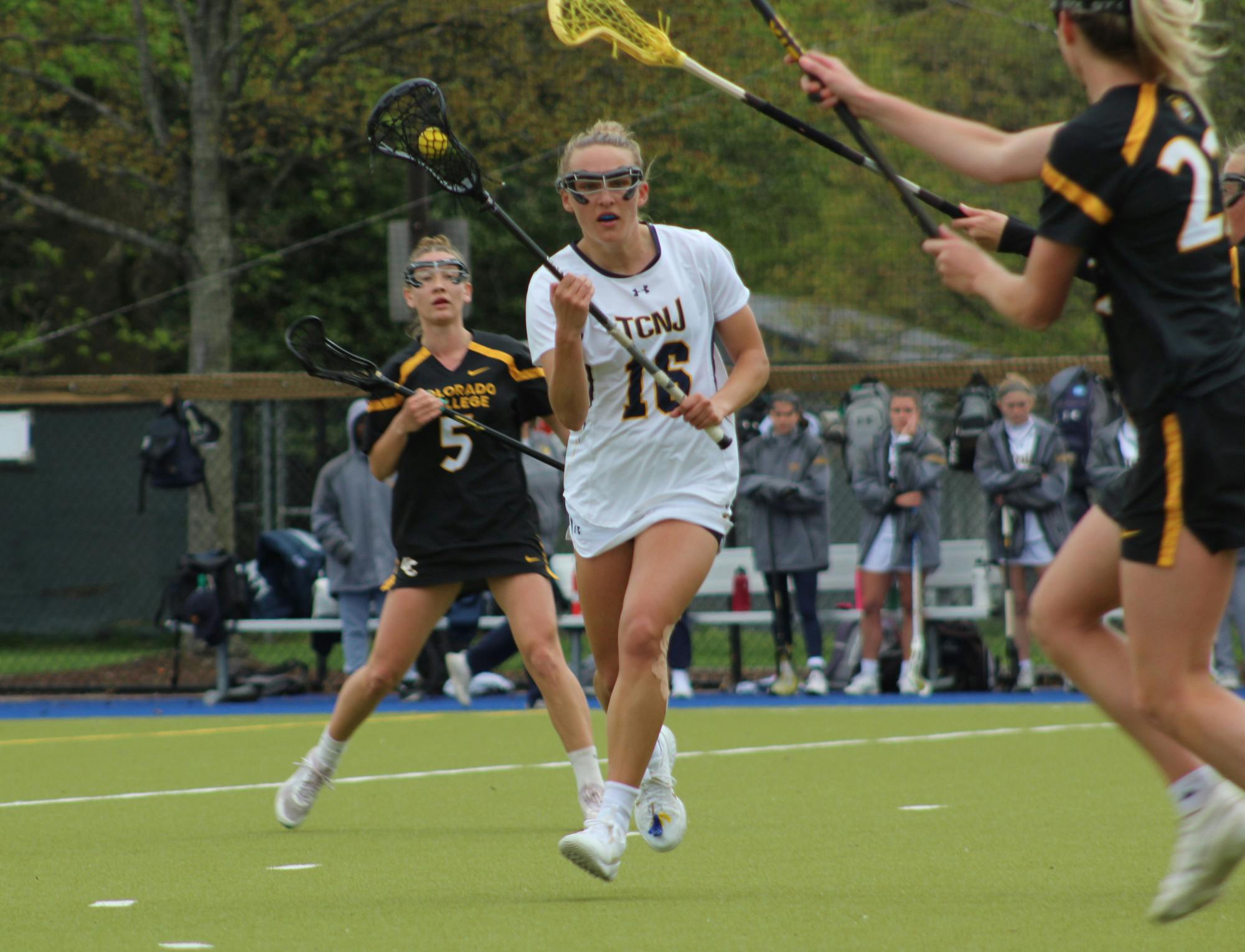 Sophomore midfielder Sydney Vieja with the ball (Photo courtesy of Elizabeth Gladstone / Multimedia Coordinator).﻿