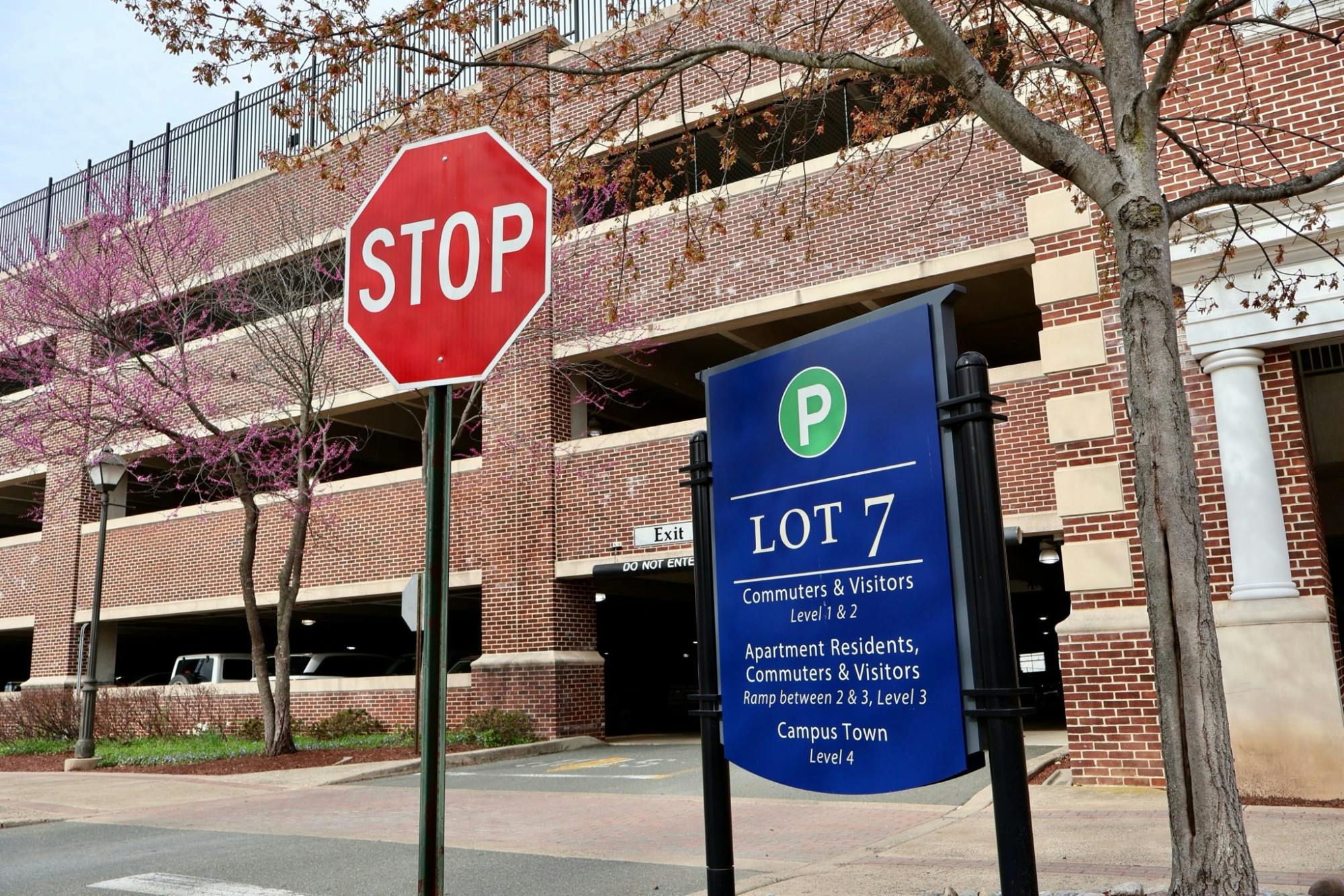 A robbery involving a knife occurred on the top ramp of Lot 7. (Photo by Erin Reilly / Staff Photographer)
