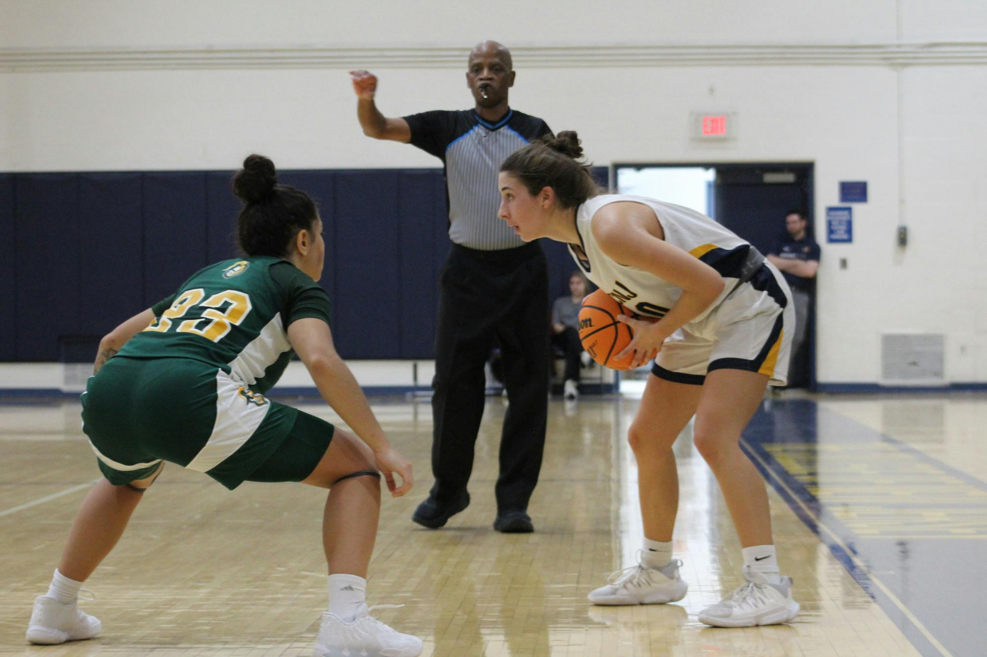 Junior guard Nina Branchizio with the ball (Photo courtesy of Elizabeth Gladstone / Multimedia Coordinator).