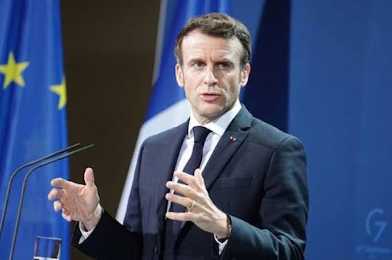 France’s president faces public criticism as the government collapses