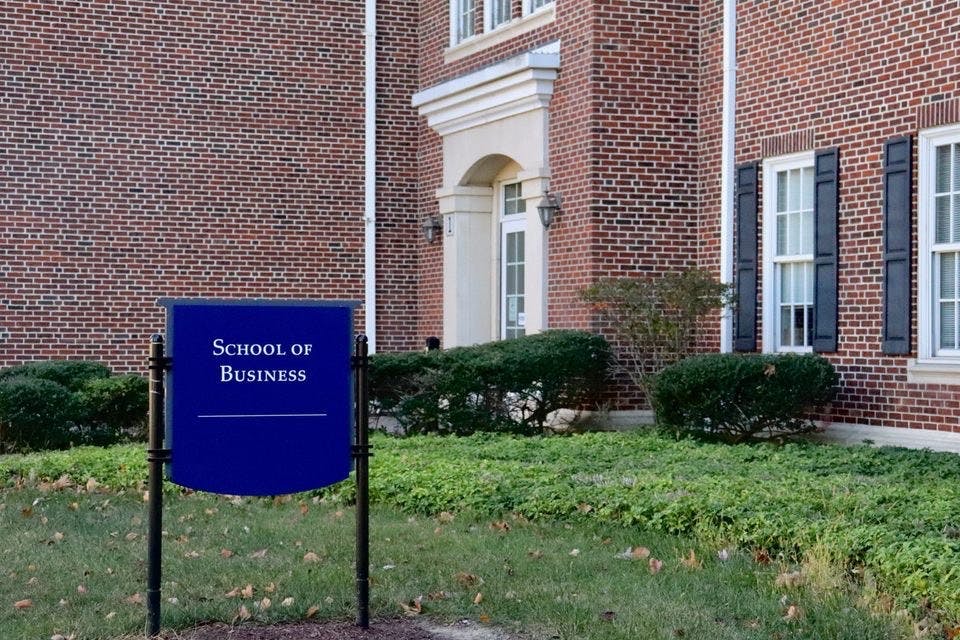 Business programs should require a foreign language for global success (Photo by Brooke Zevon / Staff Photographer).﻿