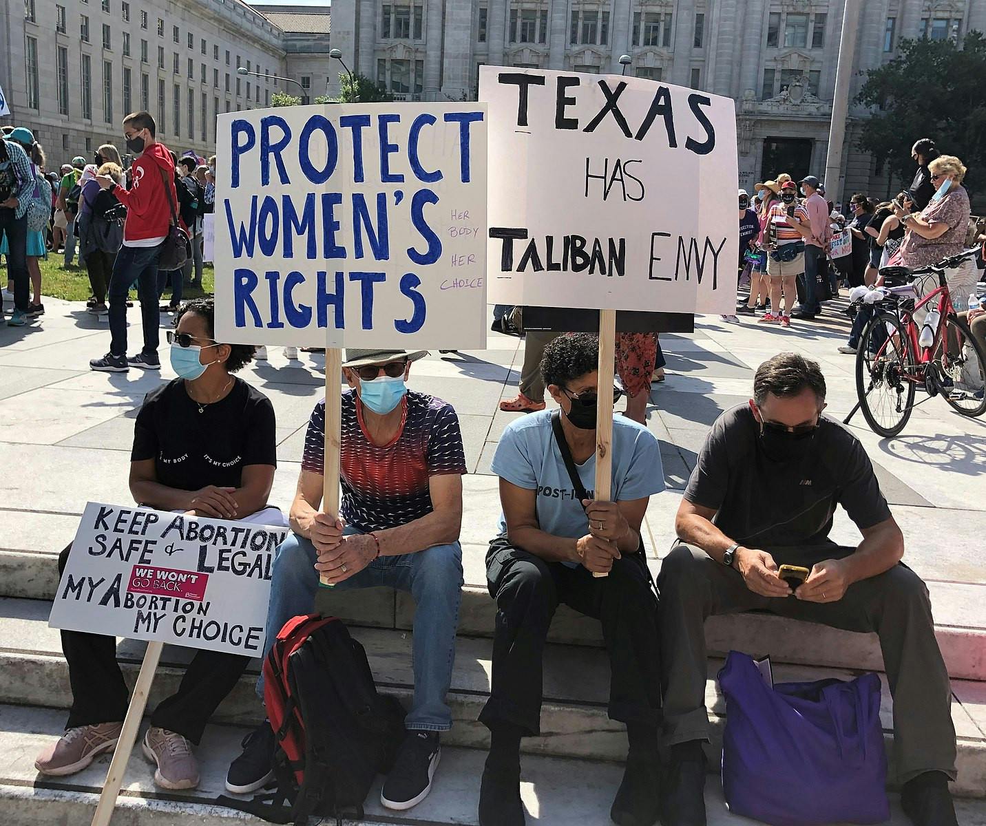 Lubbock, Texas, a county close to the New Mexico border, has passed an ordinance banning people from assisting women to travel to get an abortion, despite abortion being legal within the county itself (Photo courtesy of Wikimedia Commons/“2021 Women&#x27;s March in Washington, D.C. rally 09” by Beyond My Ken. October 2, 2021). 