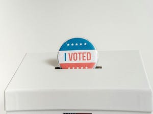 Students can choose to vote in three ways while they're away at college. (Photo courtesy of Wikimedia Commons)