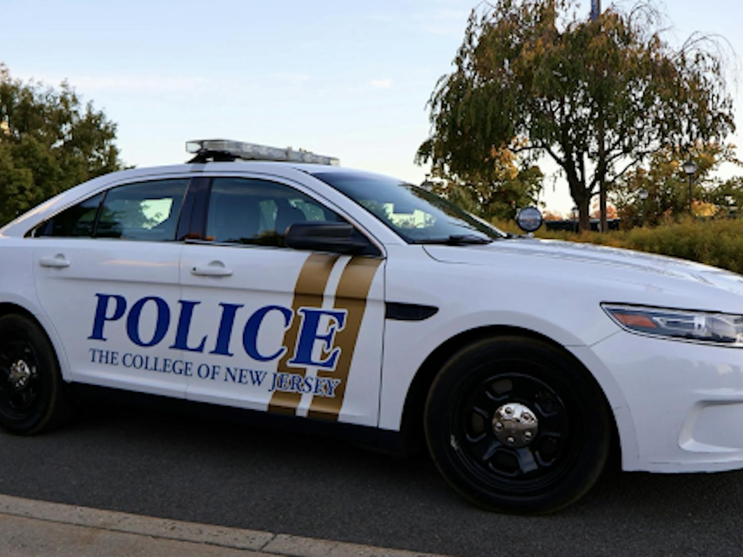 Campus police reported to Brower Student Center after a report of a gas leak. (Photo by Erin Reilly / Staff Photographer)