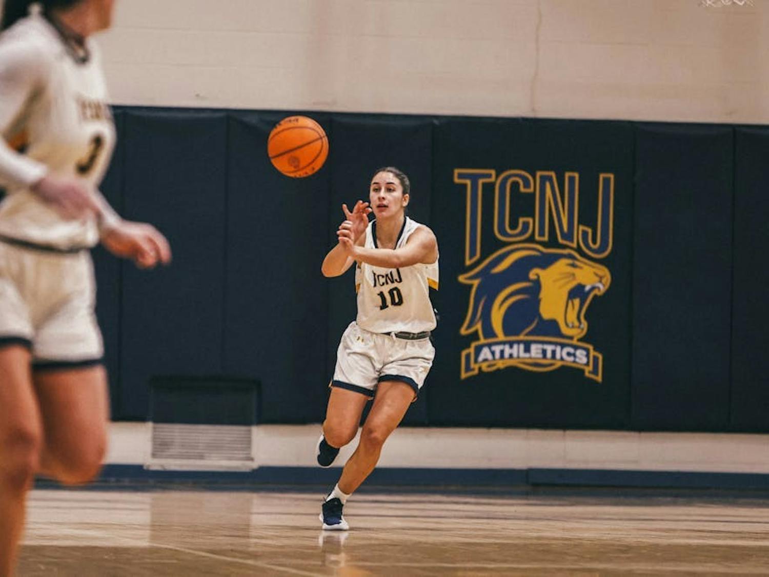 Senior guard Nina Branchizio won the NJAC Player of the Year in her final campaign as a Lion. (Photo courtesy of Arion Owes)