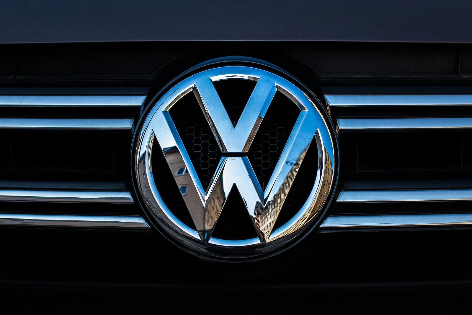 Volkswagen announced their plans to close three of their factories in Germany (Photo courtesy of Wikimedia Commons / “VOLKSWAGEN badge on a car” by Ivan Radic. February 27, 2019). 