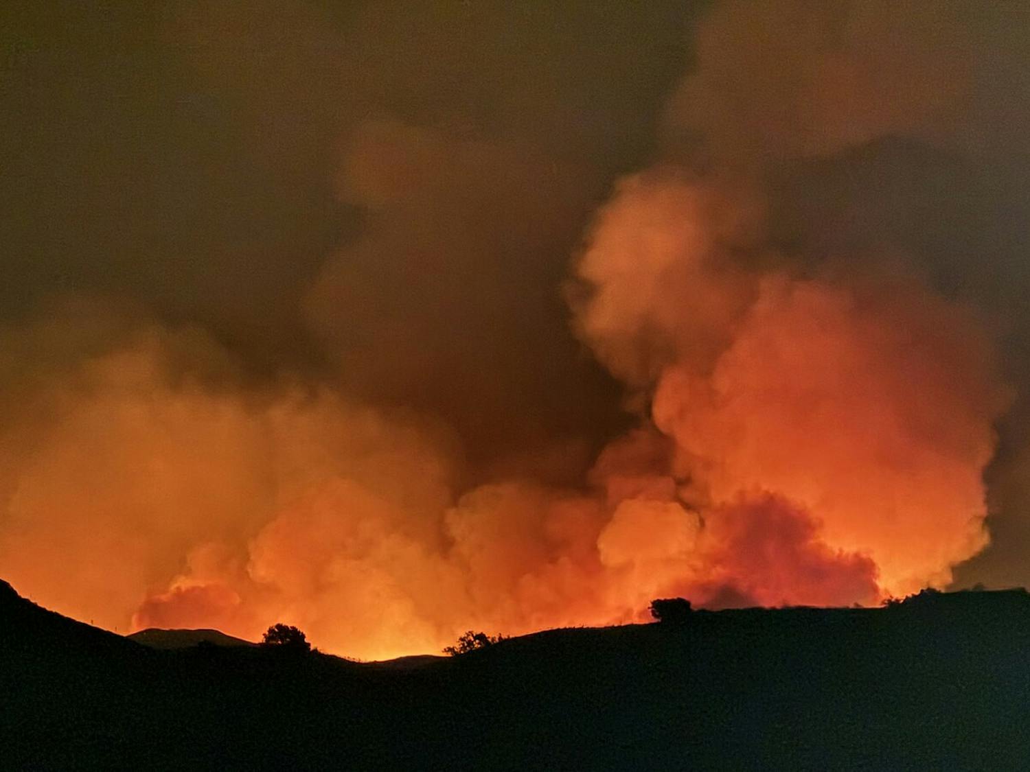 Fire crews continued to battle wildfires across both the east and west coasts of the United States (Photo courtesy of Wikimedia Commons / “2024 Airport Fire 8” by Fluffy89502. September 10, 2024).