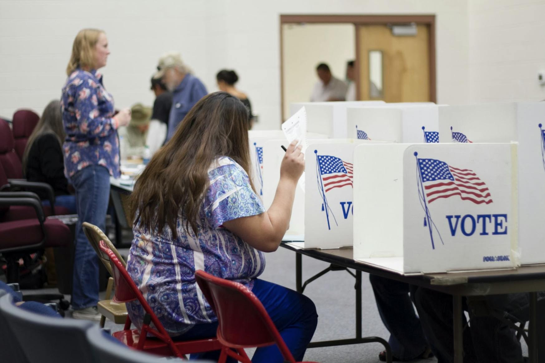 Voter registration turnout has shown a decline from 2020 to 2022 (Photo courtesy of Flickr / WyoFile Nov. 5, 2022).