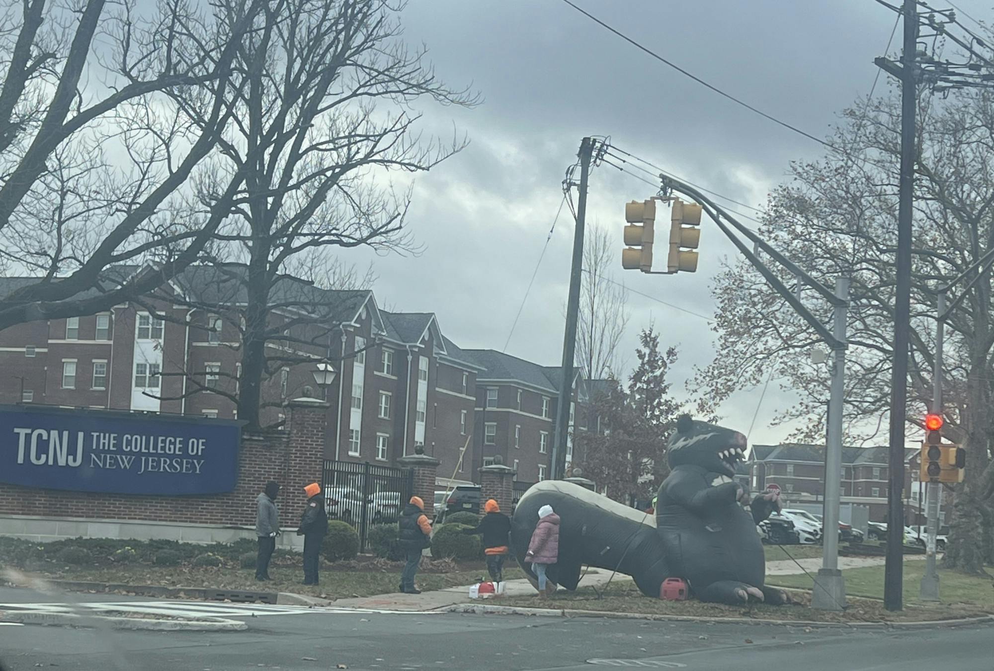 Two inflatable rats were displayed during a protest at the College’s main entrance on the morning of Nov. 22 (Photo courtesy of Dina Fernandes).