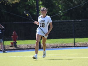 Women's lacrosse starts strong yet again (Photo courtesy Elizabeth Gladstone).