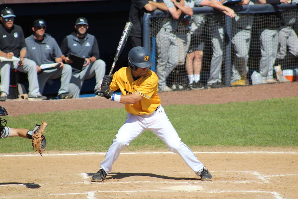 Baseball carries win streak into NJAC play. (Photo courtesy of Elizabeth Gladstone)