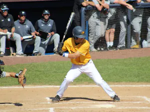 Baseball carries win streak into NJAC play. (Photo courtesy of Elizabeth Gladstone)