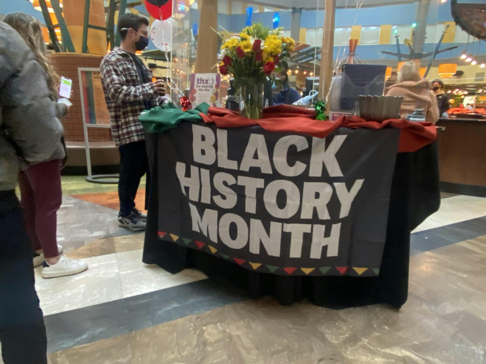 The front desk of Eickhoff (Karla Fonseca / The Signal).