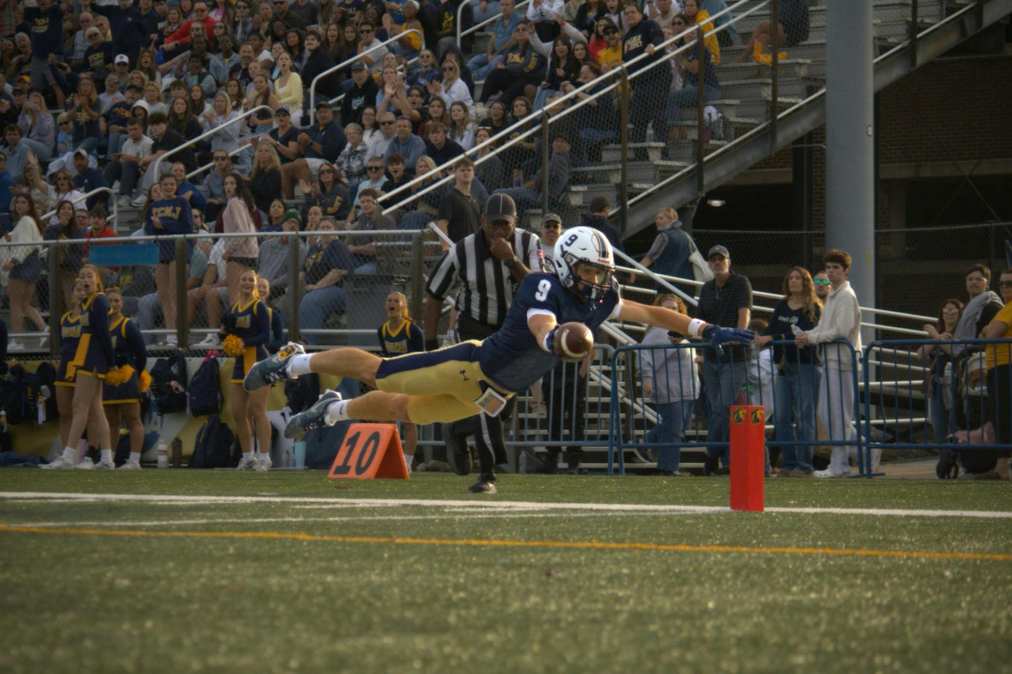 Freshman Grant Lorentzen picked up two touchdowns in route to the win. 