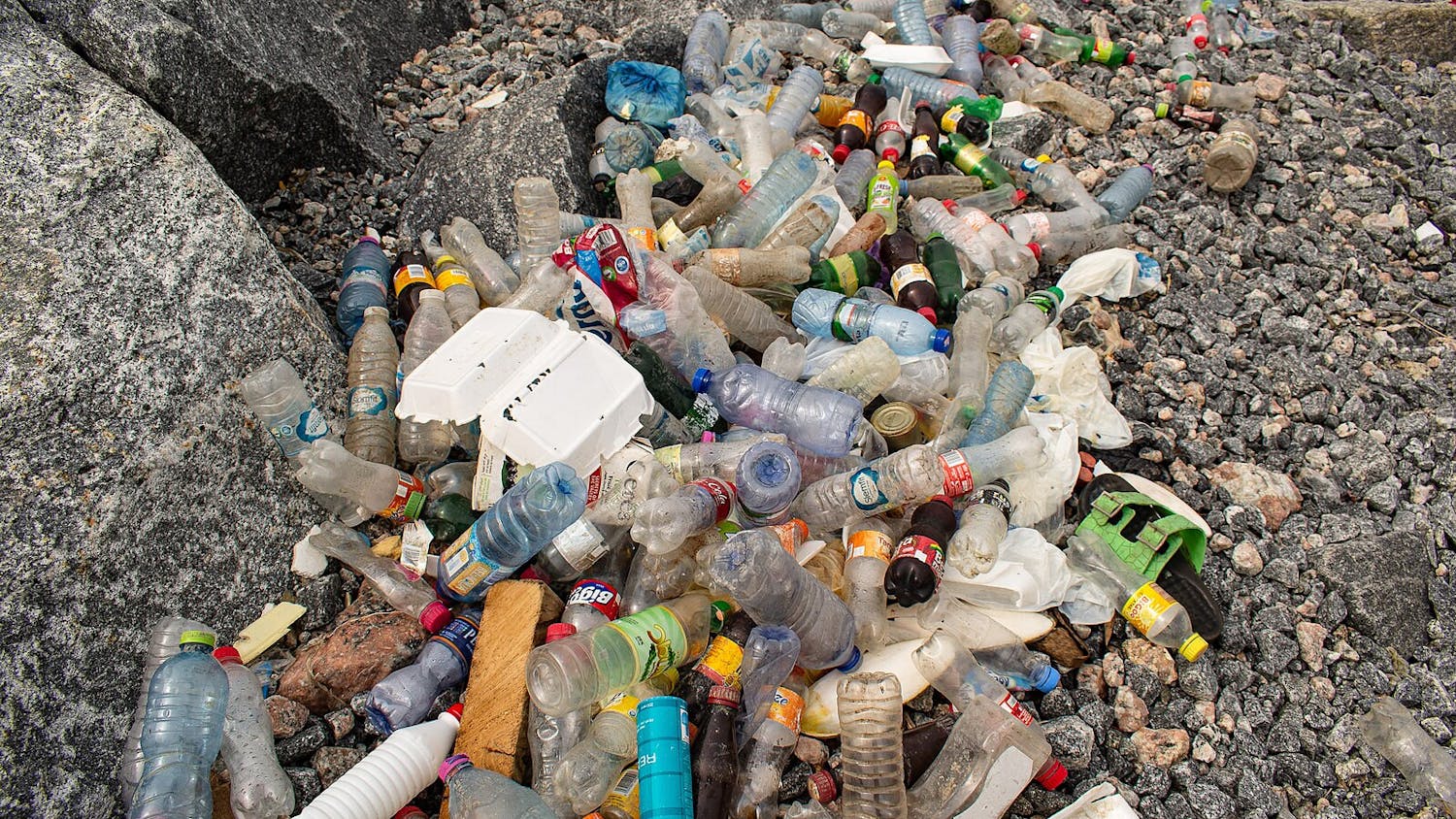 The United Nations aims to end plastic pollution and sign an international legally binding agreement to end plastic pollution by the end of 2024 (Photo courtesy of Wikimedia Commons / Amuzujoe. February 18, 2023). 