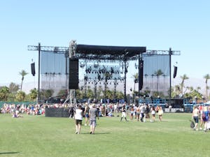 (Photo courtesy of Flickr / “Coachella Stage” by Fred von Lohmann / April 19, 2009). 
