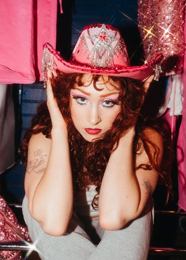 Popular singer Chappell Roan is facing backlash after an alleged hotel incident. (Photo courtesy of Wikimedia Commons)