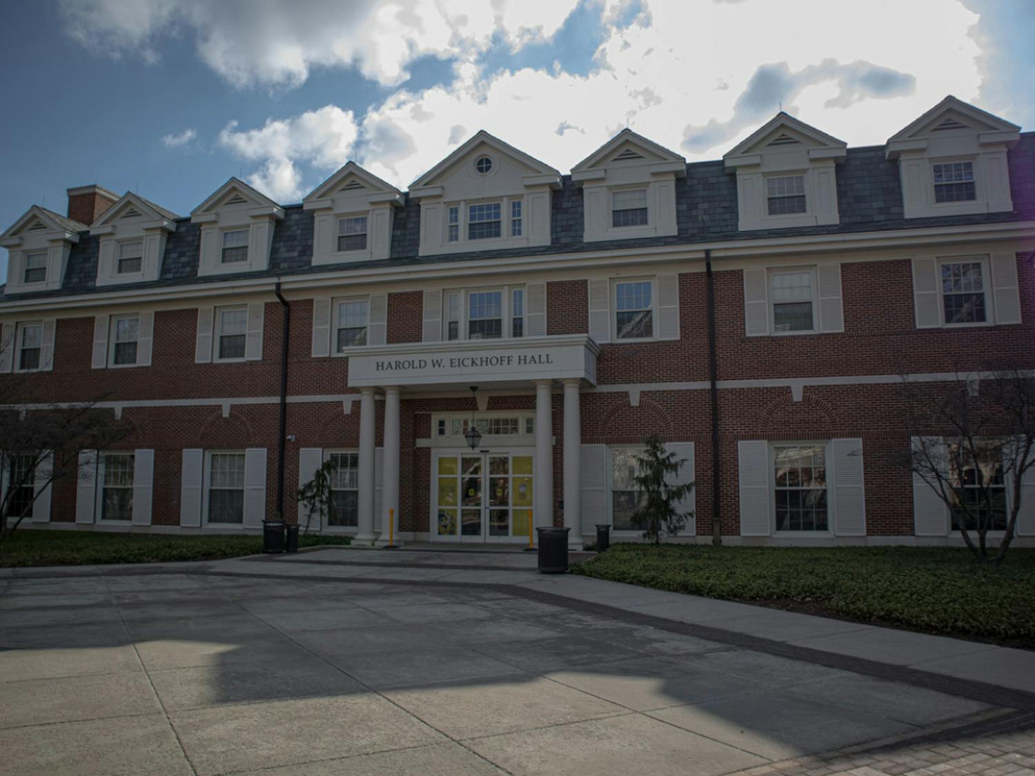 For a meal plan that costs over $2,000, more inclusive options should be available to provide students the freedom to enjoy their daily meals without any struggle. (Photo Courtesy of Shane Gillespie / Staff Photographer).